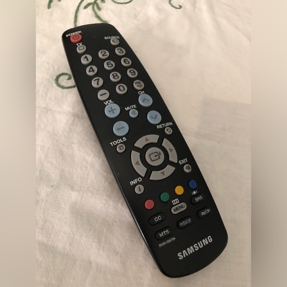 Samsung BN59-00678A or BN59-00687A remote control for LCD and Plasma TVs